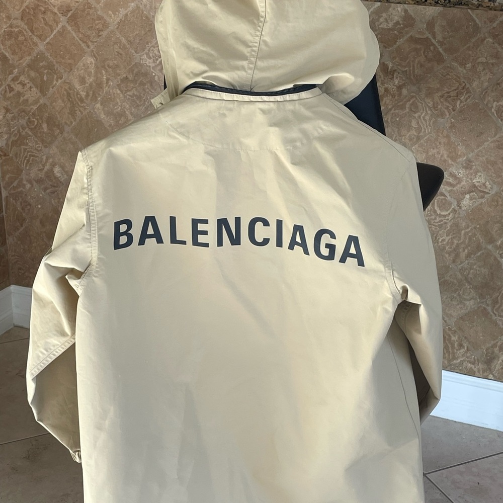 Beautiful Balenciaga men’s water resistant jacket size 36